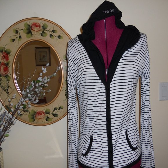 New BCBG Black/White Striped L/S Hoodie Top Button Front - Picture 5 of 7